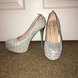Silver sparkly pump heels