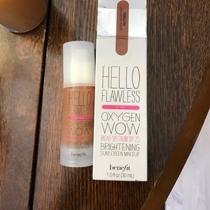 Benefit hello flawless foundation