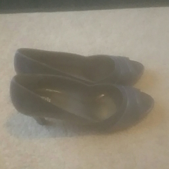 East5th heels !! - Picture 4 of 4