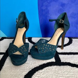 Gianni Bini Sandal Platform in Deep Teal