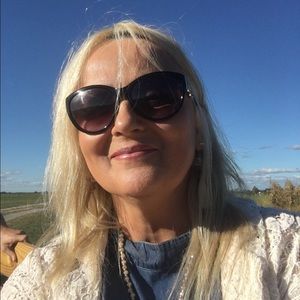 Meet your Posher, Joann