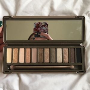 Naked Pallet 2