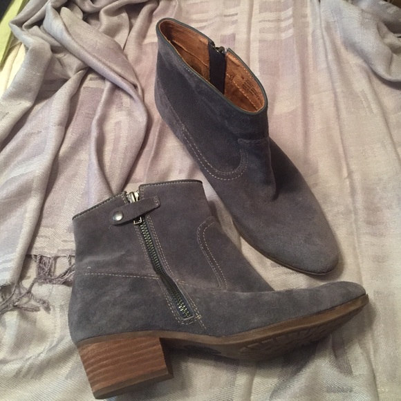 sofft saige suede bootie