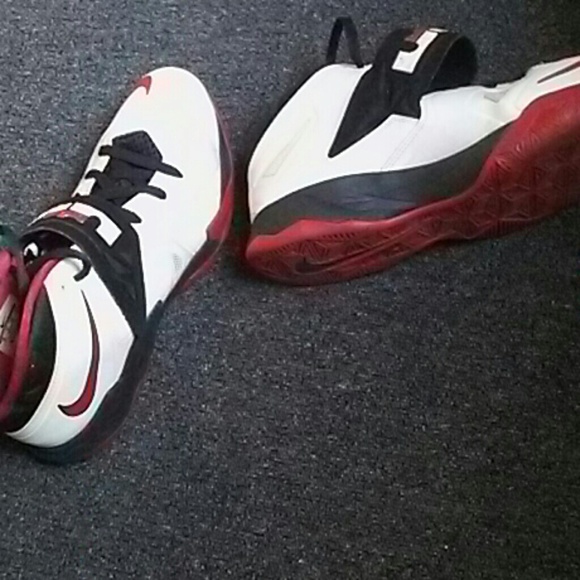 Nike Lebron James