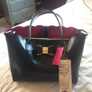 Betsey Johnson Black Tote w/Oversized Zipper Pouch