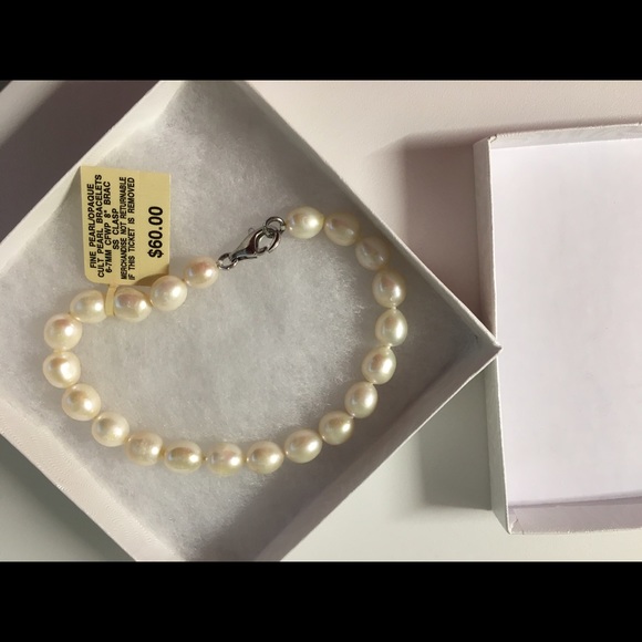 pearl bracelet (new with tag) - Picture 2 of 2