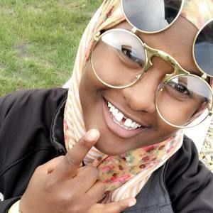 Meet your Posher, Muna