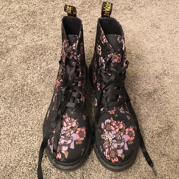 Floral Dr Martens