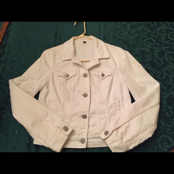 American Eagle winter white denim jacket
