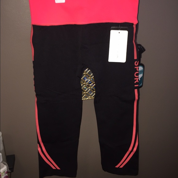 Victoria's Secret Cropped Yoga Pants