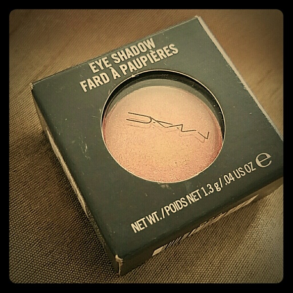 MAC Eyeshadow Artistic License