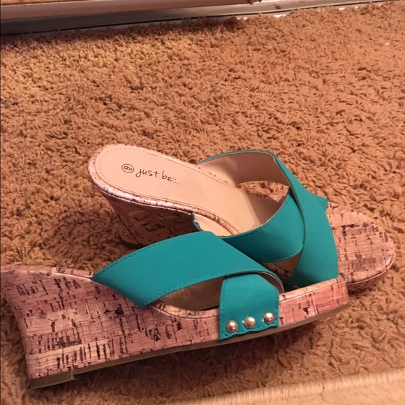 Shoes - Picture 3 of 4