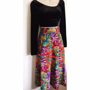 Vintage high waisted floral skirt
