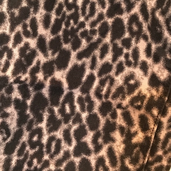 Apt. 9 Pants - Leopard print straight leg Capri pants 10 Apt. 9 Pants - Leopard print straight leg Capri pants 10