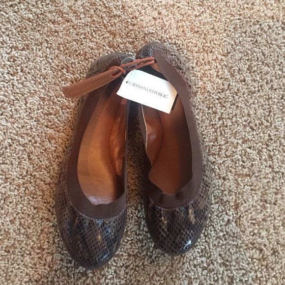 Banana Republic Flats