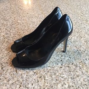 Black peeptoe pumps patent leather size 5