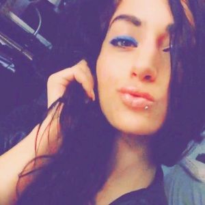 Meet your Posher, Crystal