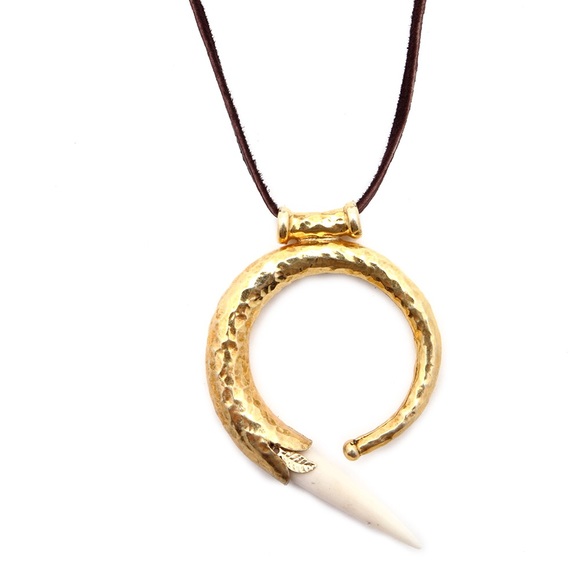White Loop Necklace. - Picture 1 of 2