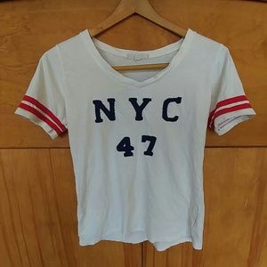 Forever 21 NYC 47 T v neck