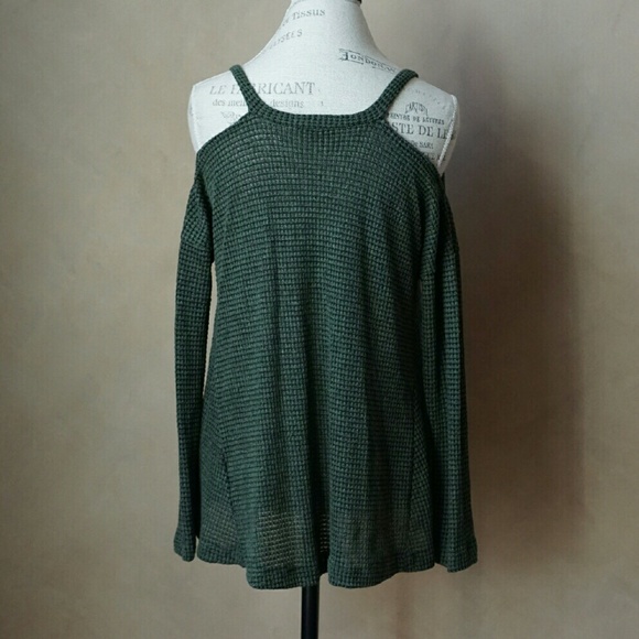 Cold shoulder waffle knit sweater top green - Picture 3 of 4
