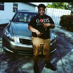 Meet your Posher, Deandre