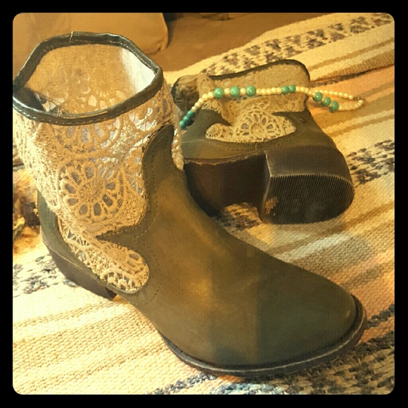 Boutique boots