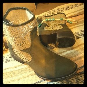 Boutique boots