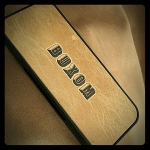 BUXOM eyeshadow palette