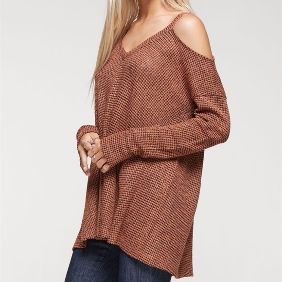 Cold shoulder waffle knit sweater top rust orange - Picture 2 of 6