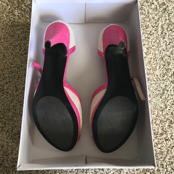 Nine West Pink and Tweed T-Strap NIB - Picture 3 of 4