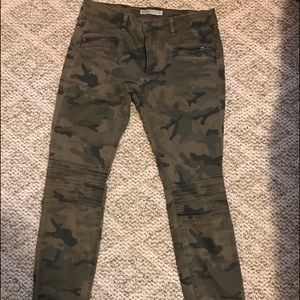 Zara camouflage pants jeans. US size 8