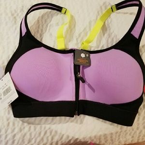 🚫 SOLD 🚫 SUPER CUTE SPORTS BRA