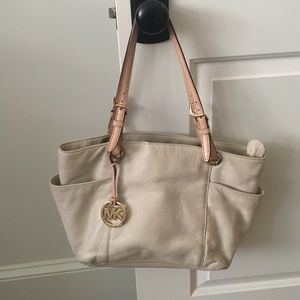 Micheal Kors purse! 💥💥💥