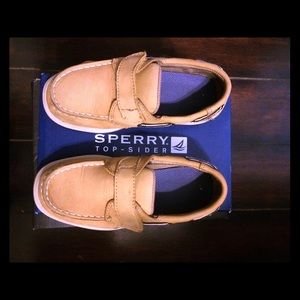 Boys 11.5 Sperry top siders Velcro shoes.