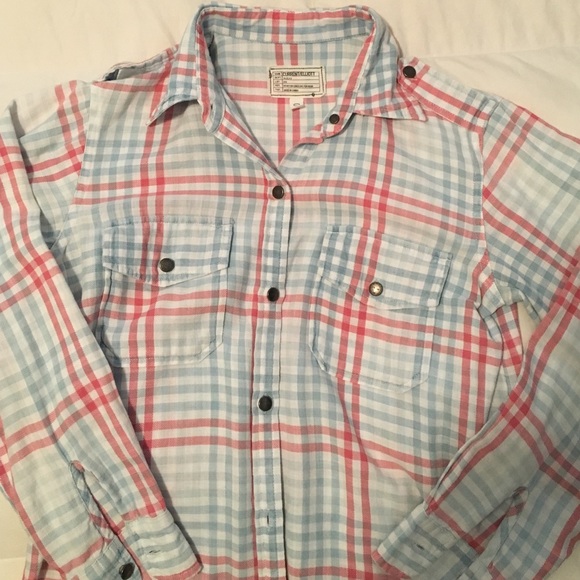Long sleeve 100% button down plaid shirt