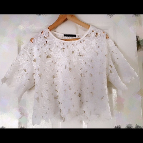 Signature8 Hollow Out Floral Top (S/M)