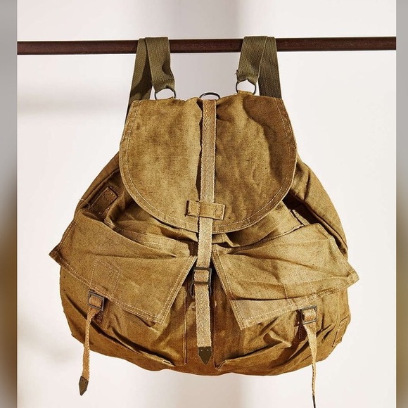 Urban Outfitters Handbags - Urban Renewal vintage military backpack
