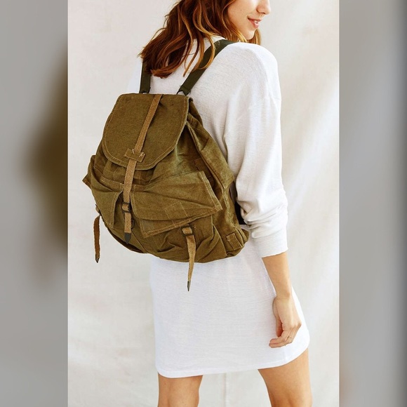 Urban Renewal vintage military backpack - Picture 2 of 4
