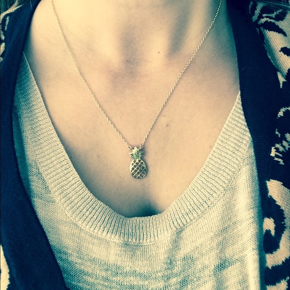 Pineapple Delicate Necklace - Picture 2 of 4