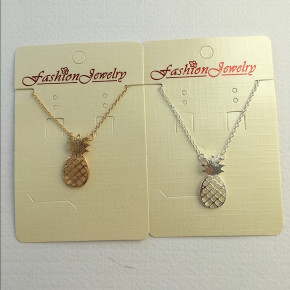 Pineapple Delicate Necklace - Picture 4 of 4