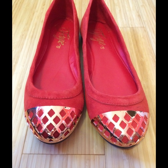 Flats embellished toe