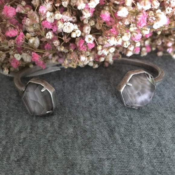 NWT Kendra Scott Brinkley Grey Pearl Cuff - Picture 2 of 3