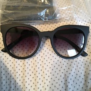 Like wow Quay Sunglasses