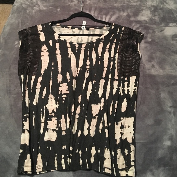 Cap sleeve shirt