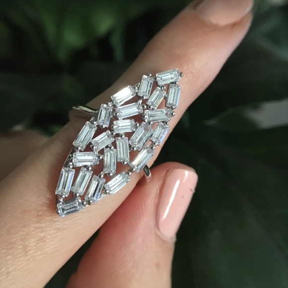 Baguette cz cocktail ring size 6 - Picture 4 of 6