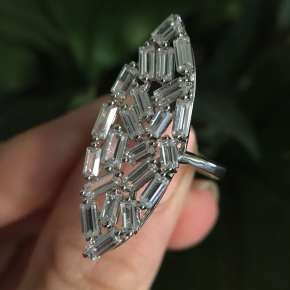Baguette cz cocktail ring size 6 - Picture 5 of 6