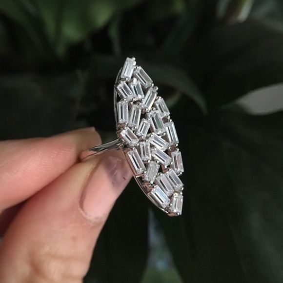 Baguette cz cocktail ring size 6 - Picture 6 of 6