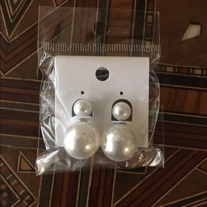 NWT Pearl earrings - front/back
