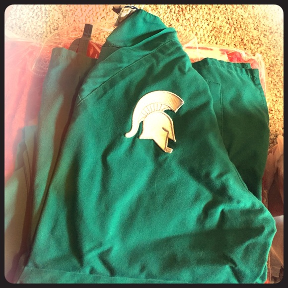 Michigan State Spartan scrubs 💚
