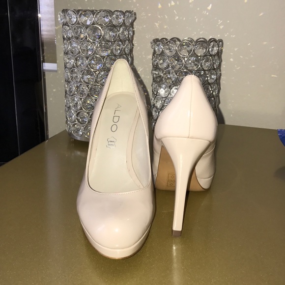 Aldo Beige Heels Size 5